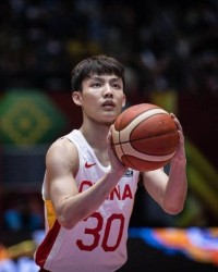 媒体人：徐杰自认不比河村勇辉差多少，没必要拿这话埋汰他