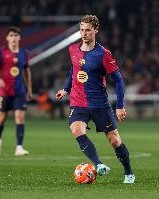 世体：德容在草皮进行了无球训练，孔德和巴德吉已参与合练