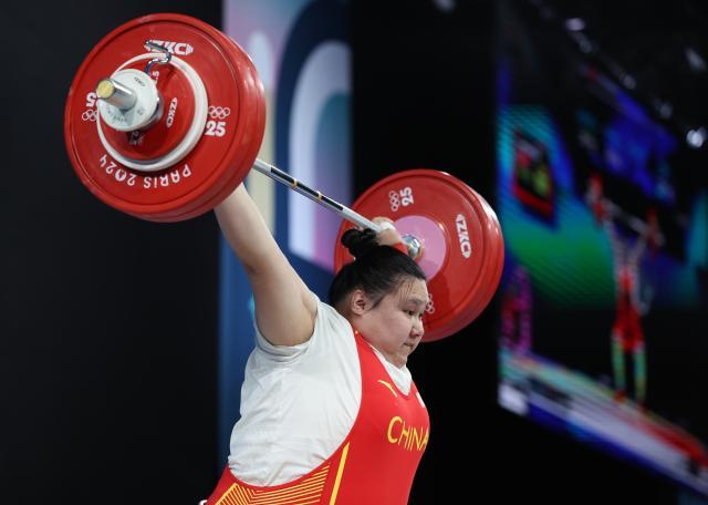 巴黎奥运会丨举重——女子81公斤以上级：李雯雯夺得金牌XxjpseC010383_20240811_MVPFN0A001(1).jpg